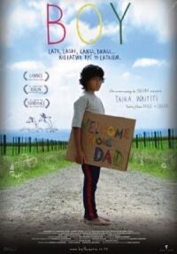 Постер к фильму Мальчик (2010) смотреть онлайн на киного